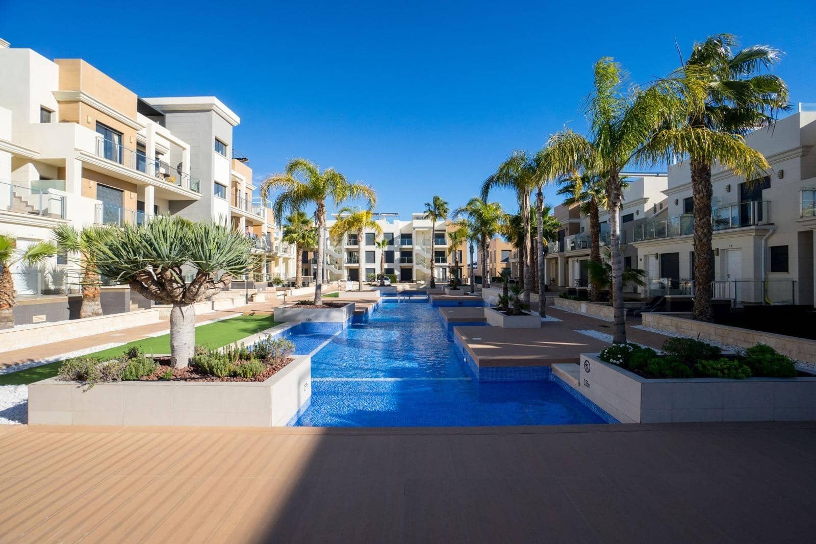 2 sovrum Radhus till salu i La Zenia - 299 000 € (Ref: 9599690)