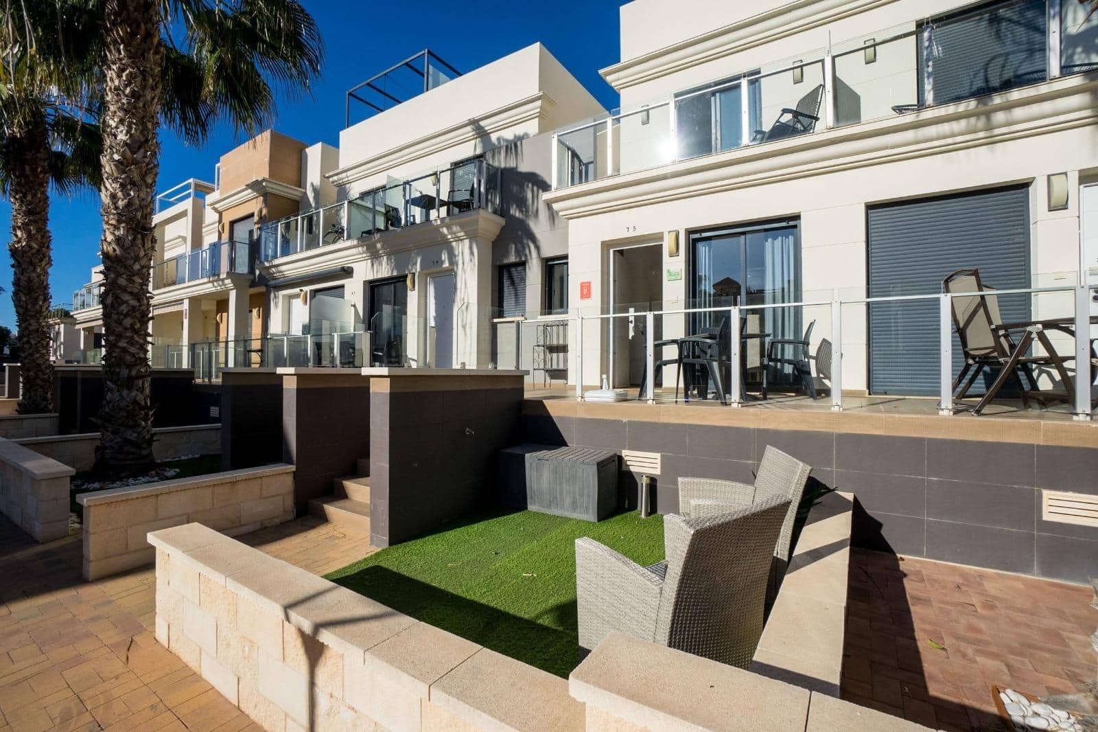 2 sovrum Radhus till salu i La Zenia - 299 000 € (Ref: 9599690)