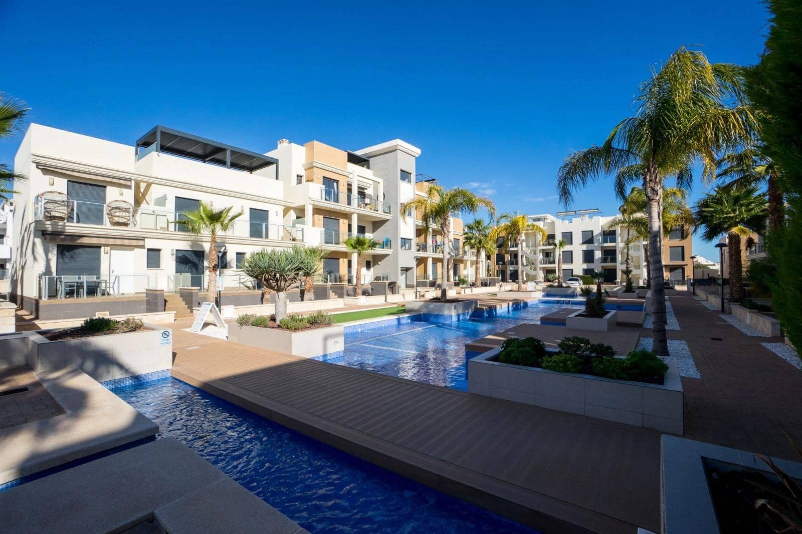 2 sovrum Radhus till salu i La Zenia - 299 000 € (Ref: 9599690)