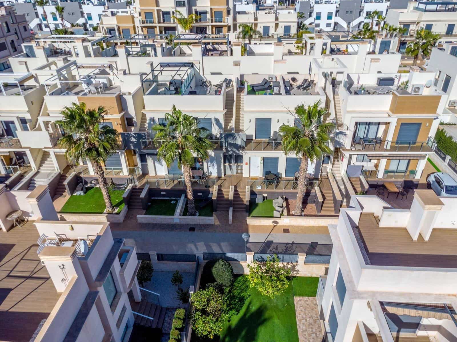 2 sovrum Radhus till salu i La Zenia - 299 000 € (Ref: 9599690)