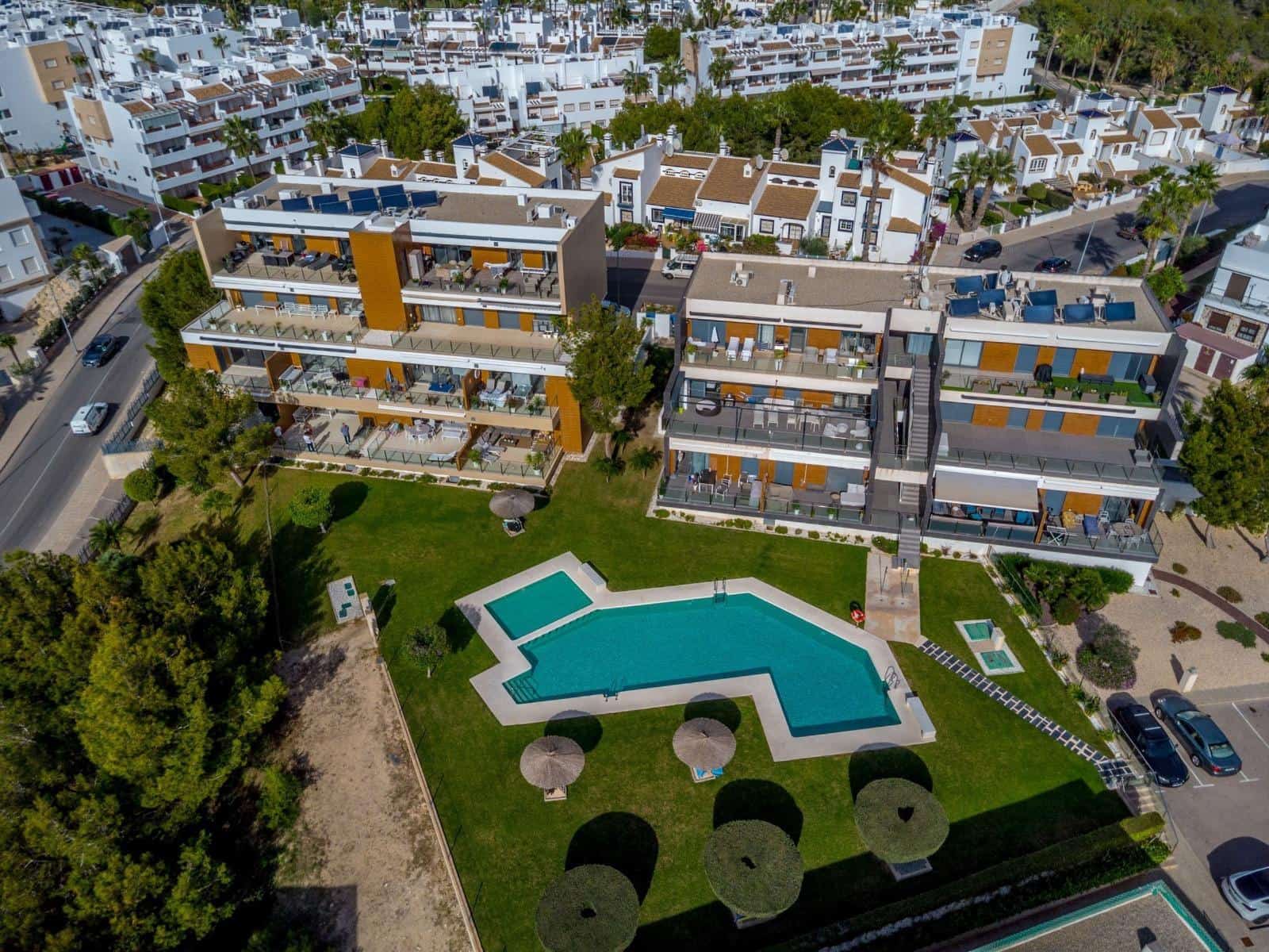 Apartamento de 2 habitaciones en Orihuela Costa en venta con piscina - 255.000 € (Ref: 9601266)