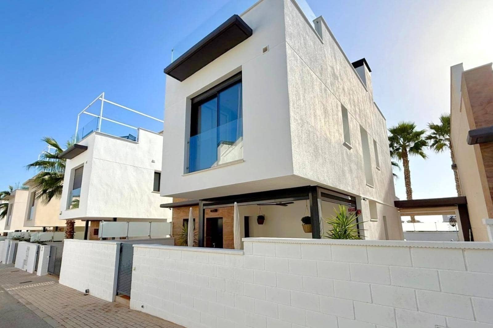 3 bedroom Villa for sale in Orihuela Costa with pool - € 449,900 (Ref: 9616068)