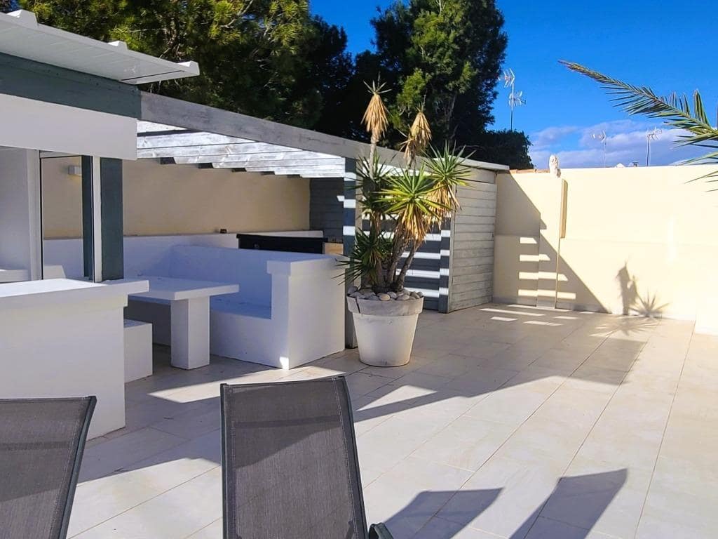 4 slaapkamer Villa te koop in Torrevieja met zwembad - € 535.000 (Ref: 9616070)