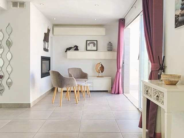 4 Zimmer Villa zu verkaufen in Los Balcones - Los Altos, Torrevieja mit Pool - 535.000 € (Ref: 9616070)