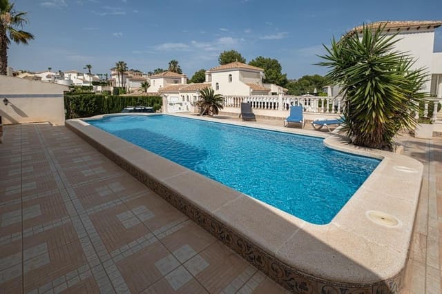 3 soverom Villa til salgs i Las Ramblas Golf, Orihuela med svømmebasseng garasje - € 465 000 (Ref: 9619499)