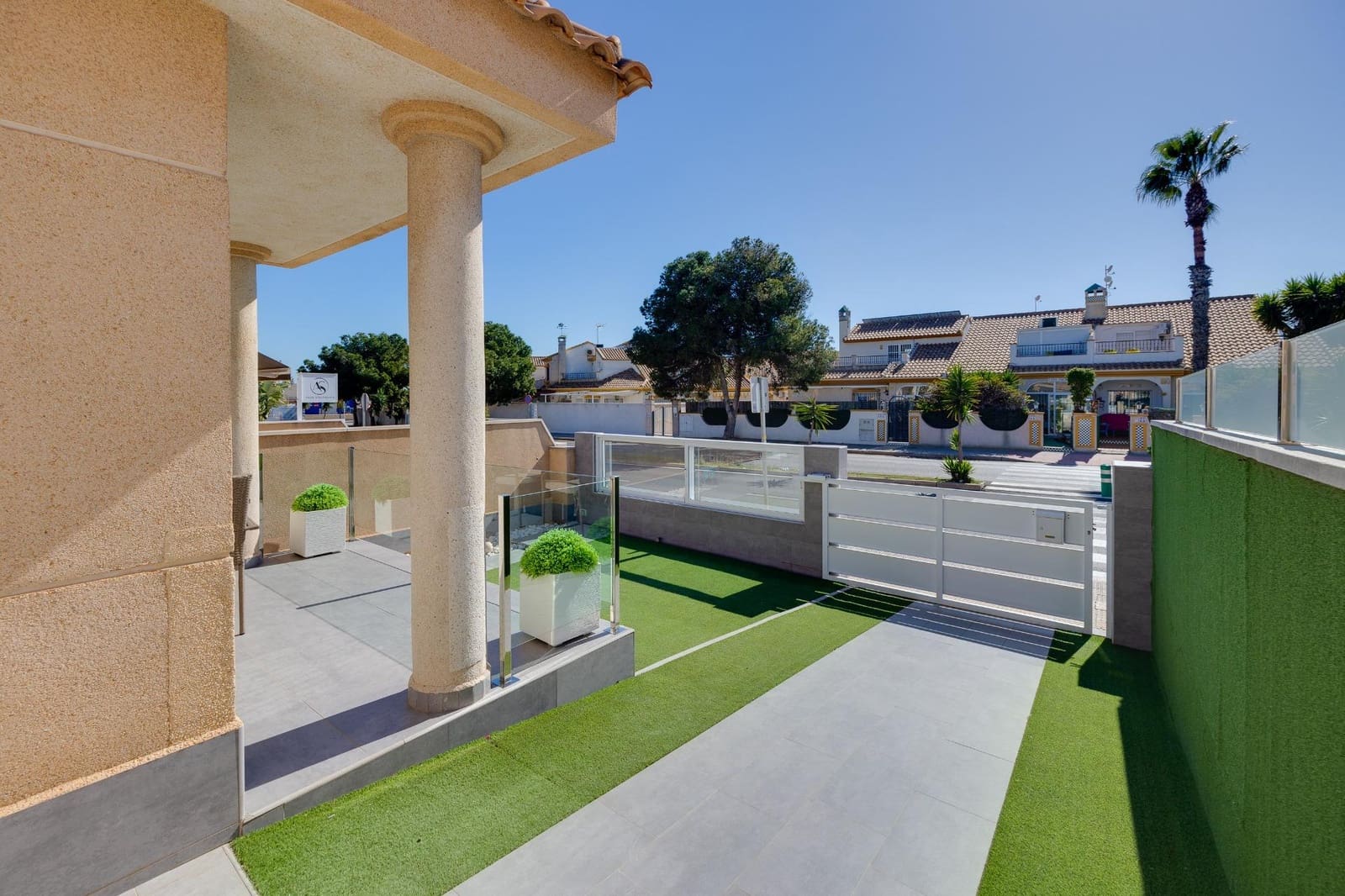 2 soverom Villa til leie i La Zenia - € 1 200 (Ref: 9621830)