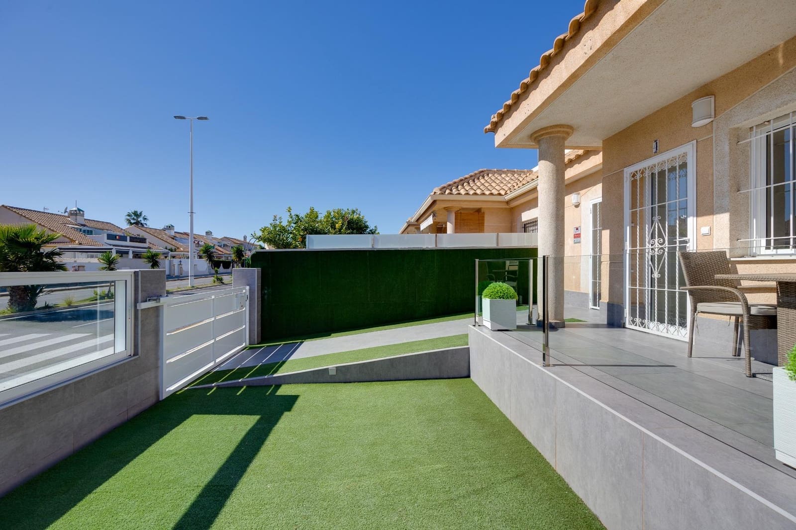 2 soverom Villa til leie i La Zenia - € 1 200 (Ref: 9621830)