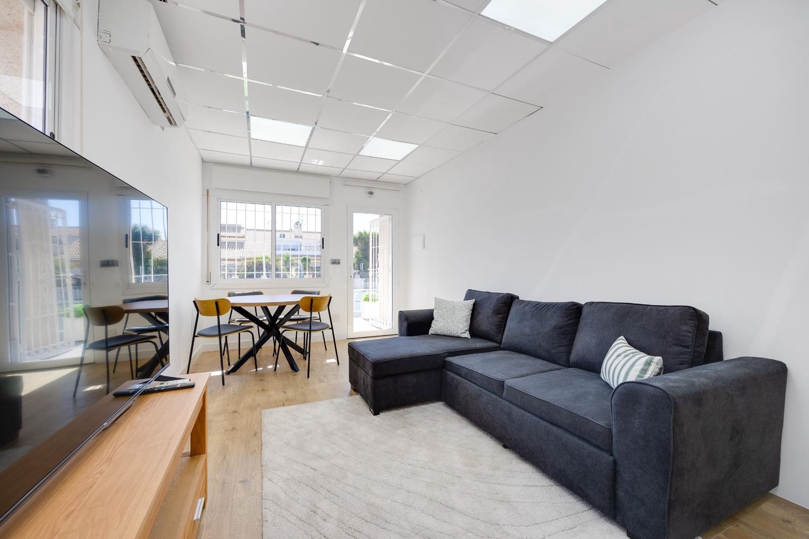 2 soverom Villa til leie i La Zenia - € 1 200 (Ref: 9621830)