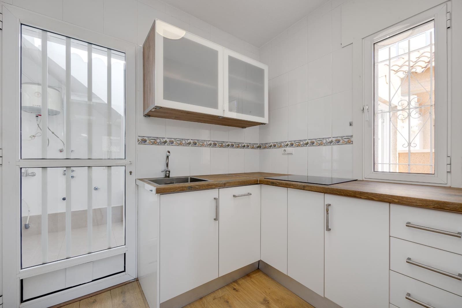 2 soverom Villa til leie i La Zenia - € 1 200 (Ref: 9621830)