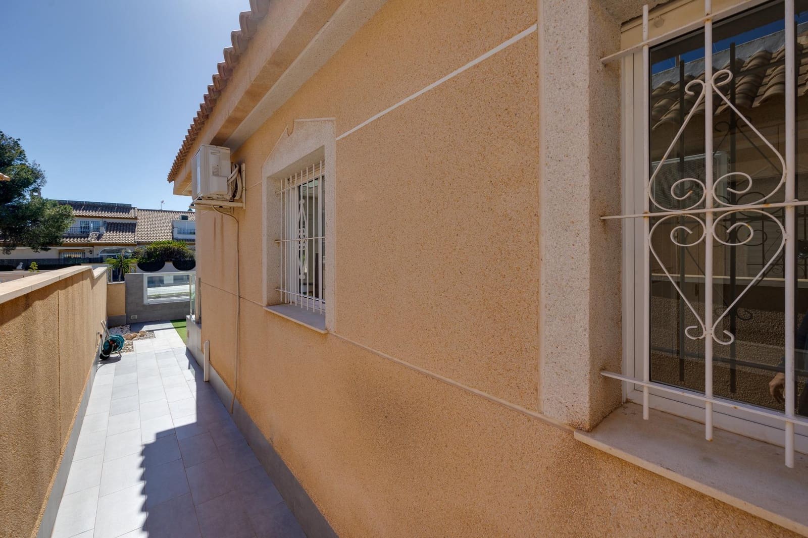2 soverom Villa til leie i La Zenia - € 1 200 (Ref: 9621830)