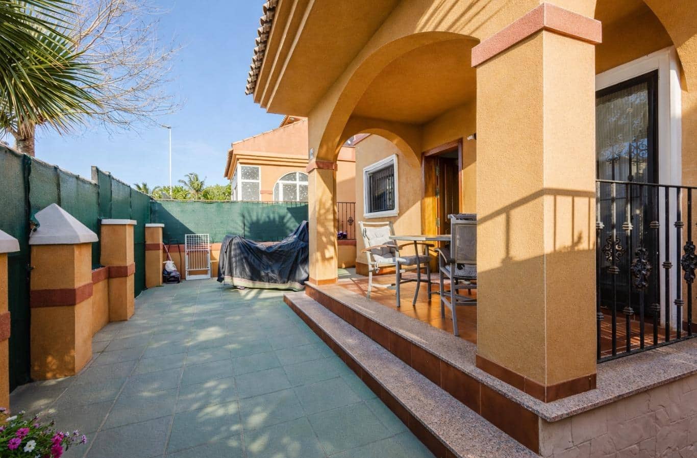 2 soveværelse Villa til salg i Torrevieja med swimmingpool - € 239.000 (Ref: 9630288)