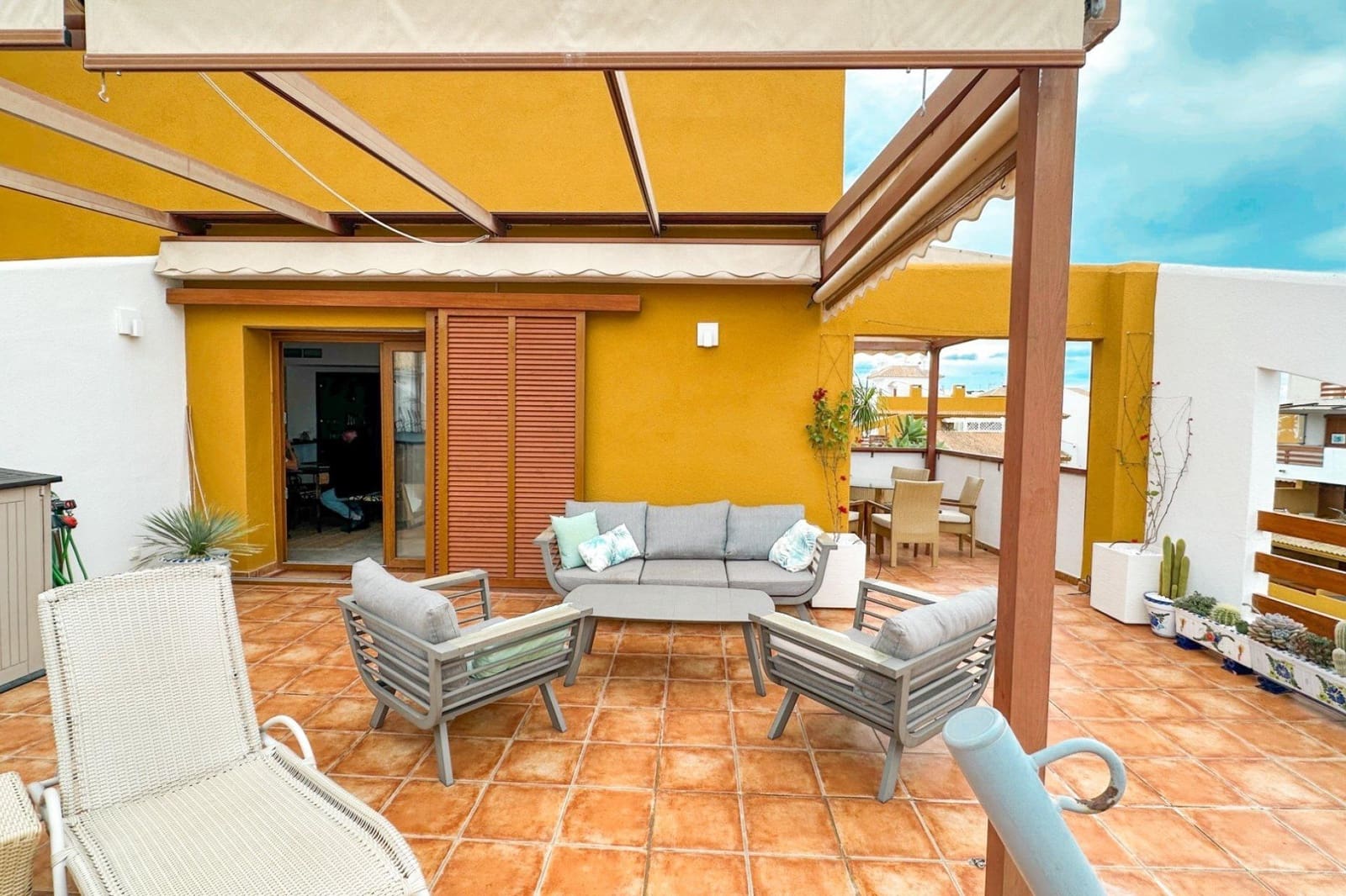 2 bedroom Penthouse for sale in Punta Prima with pool - € 375,000 (Ref: 9634510)