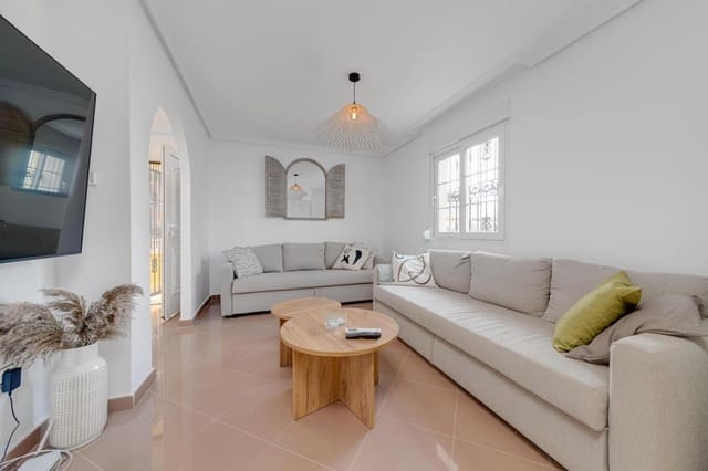 3 makuuhuone Huvila myytävänä paikassa Playa Flamenca, Orihuela mukana uima-altaan - 379 900 € (Ref: 9666755)