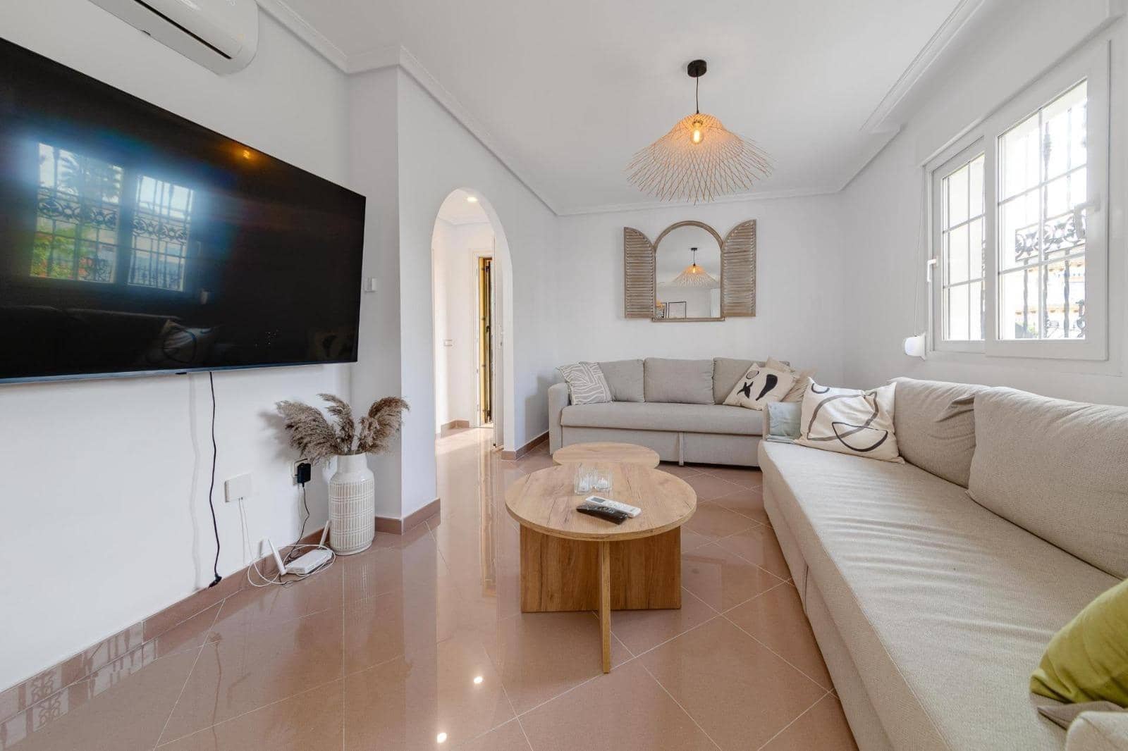 3 makuuhuone Huvila myytävänä paikassa Playa Flamenca mukana uima-altaan - 379 900 € (Ref: 9666755)