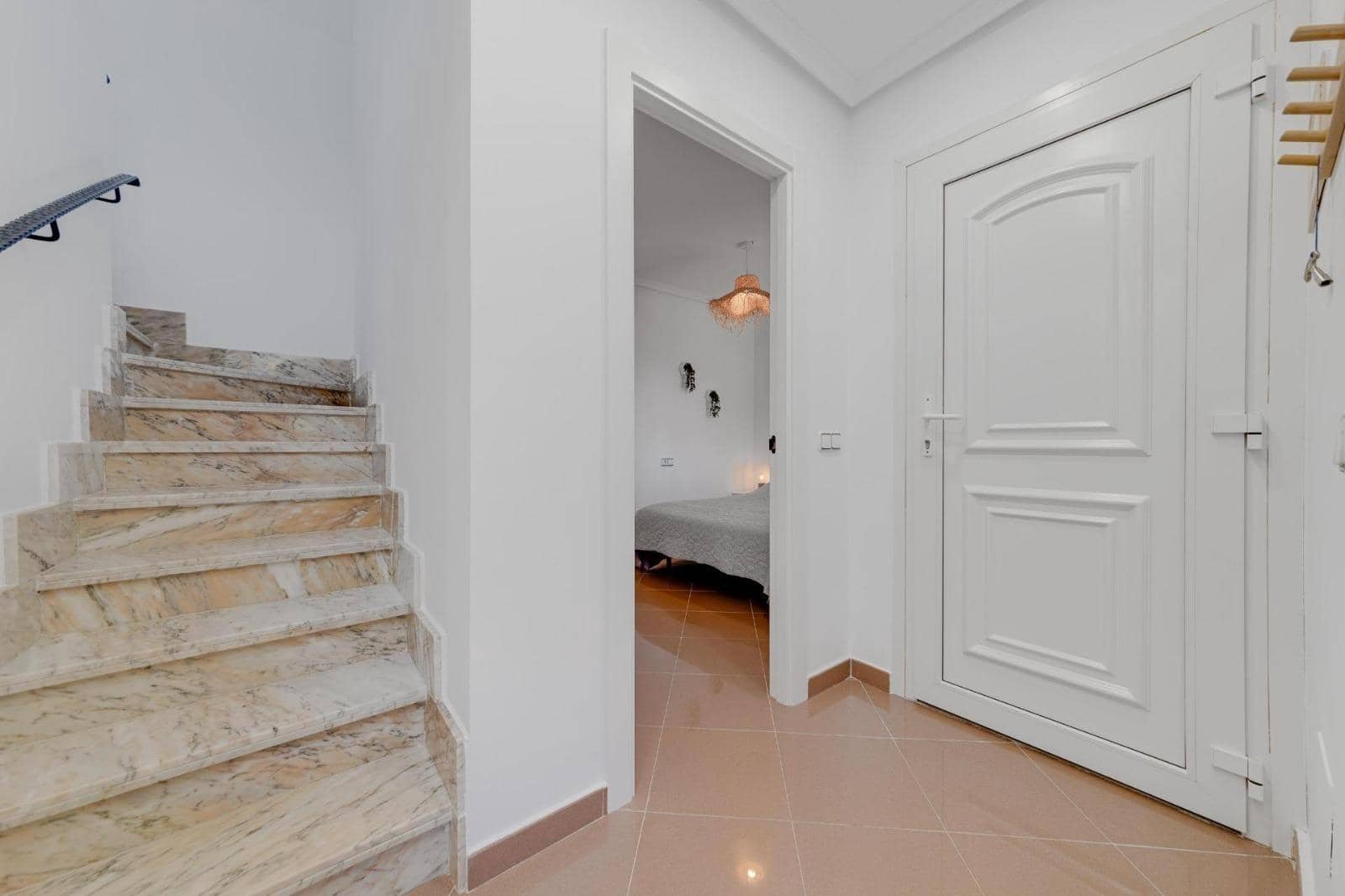 3 makuuhuone Huvila myytävänä paikassa Playa Flamenca mukana uima-altaan - 379 900 € (Ref: 9666755)