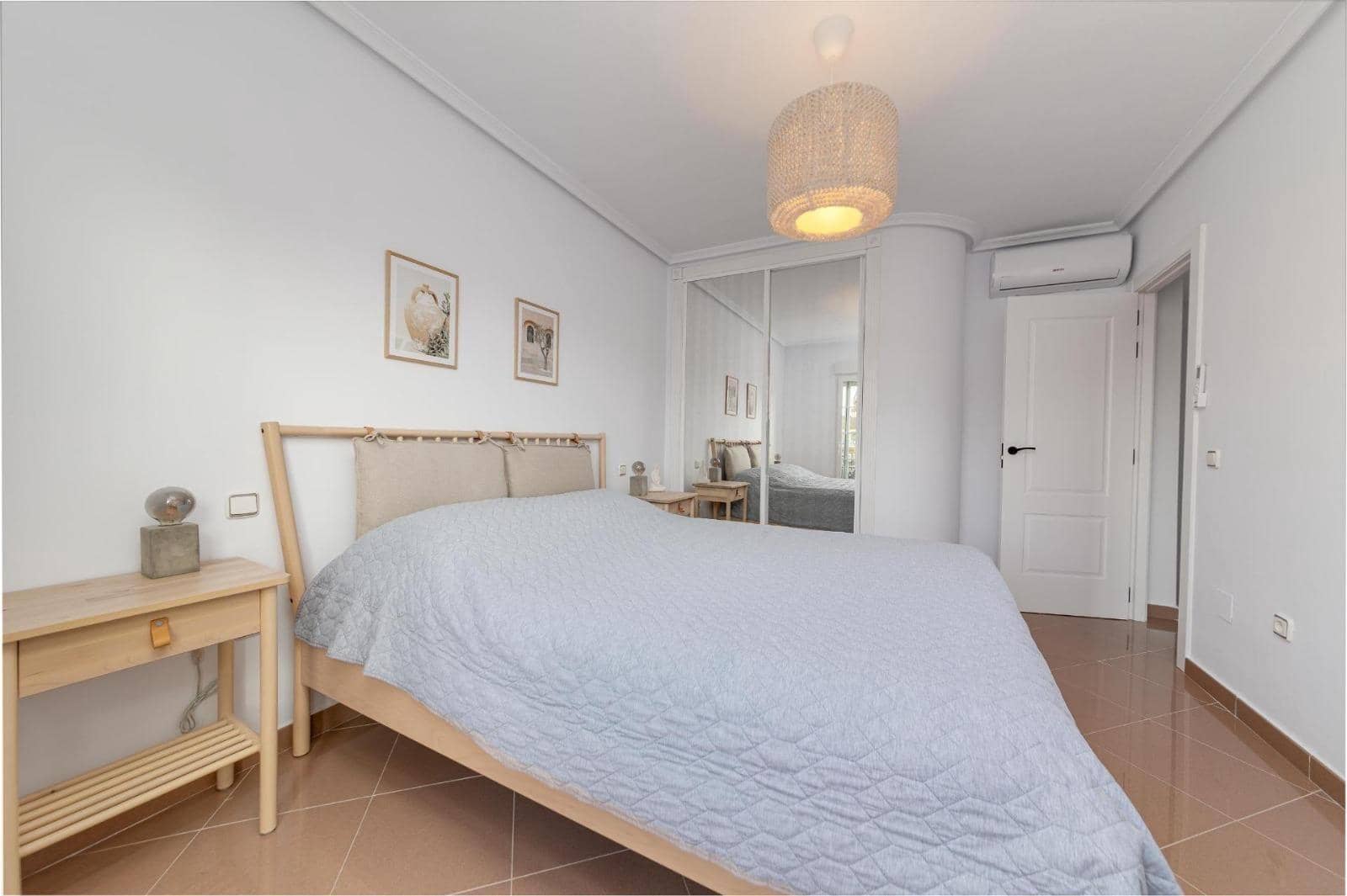 3 makuuhuone Huvila myytävänä paikassa Playa Flamenca mukana uima-altaan - 379 900 € (Ref: 9666755)