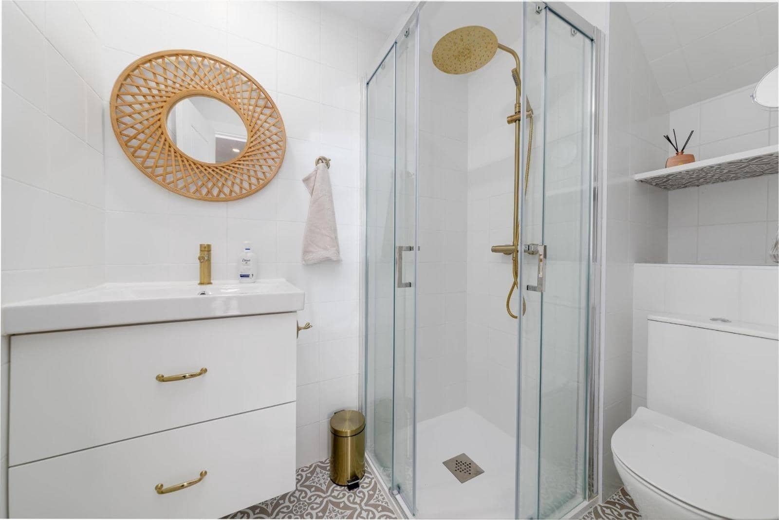 3 makuuhuone Huvila myytävänä paikassa Playa Flamenca mukana uima-altaan - 379 900 € (Ref: 9666755)