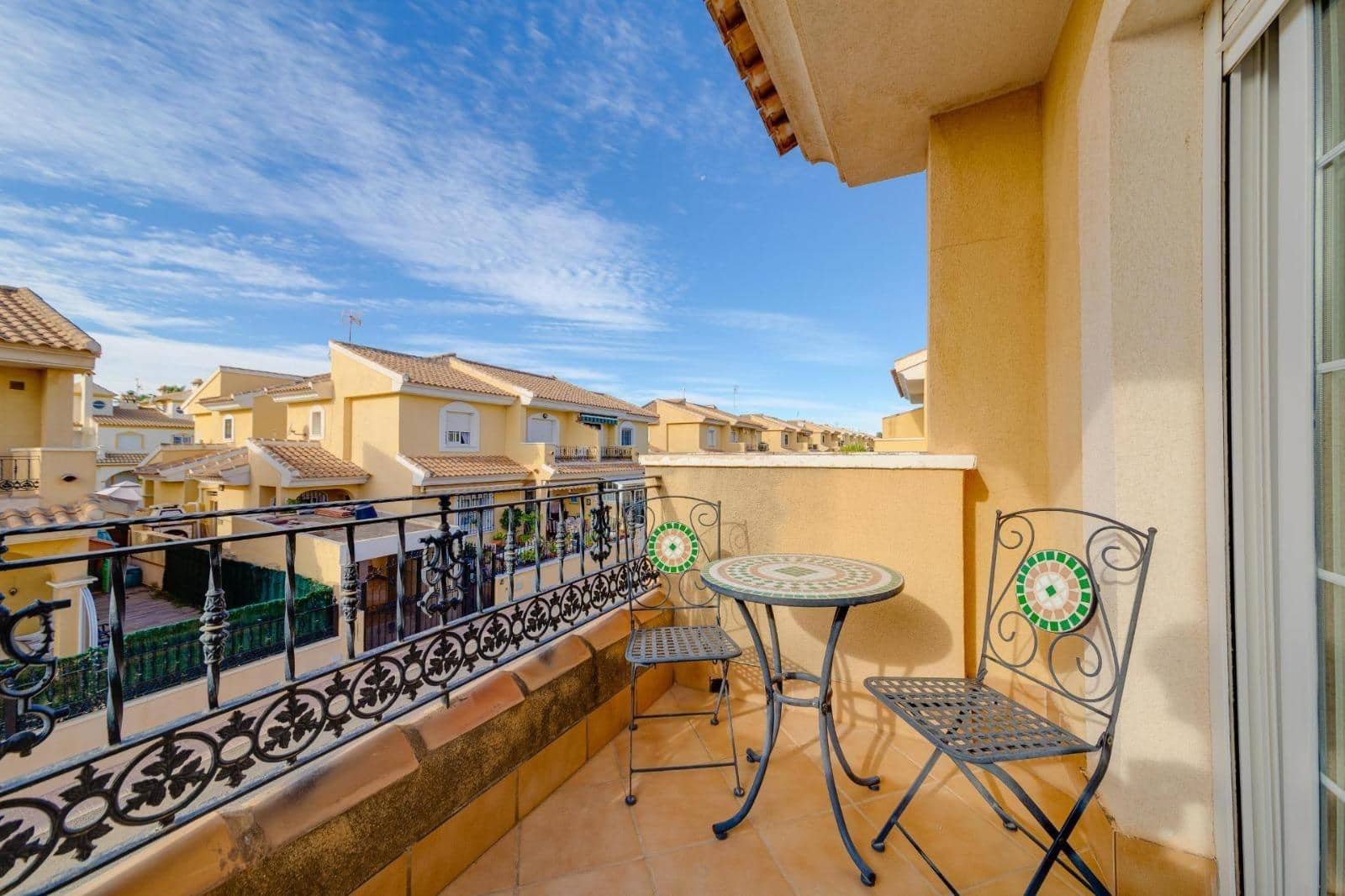 3 makuuhuone Huvila myytävänä paikassa Playa Flamenca mukana uima-altaan - 379 900 € (Ref: 9666755)