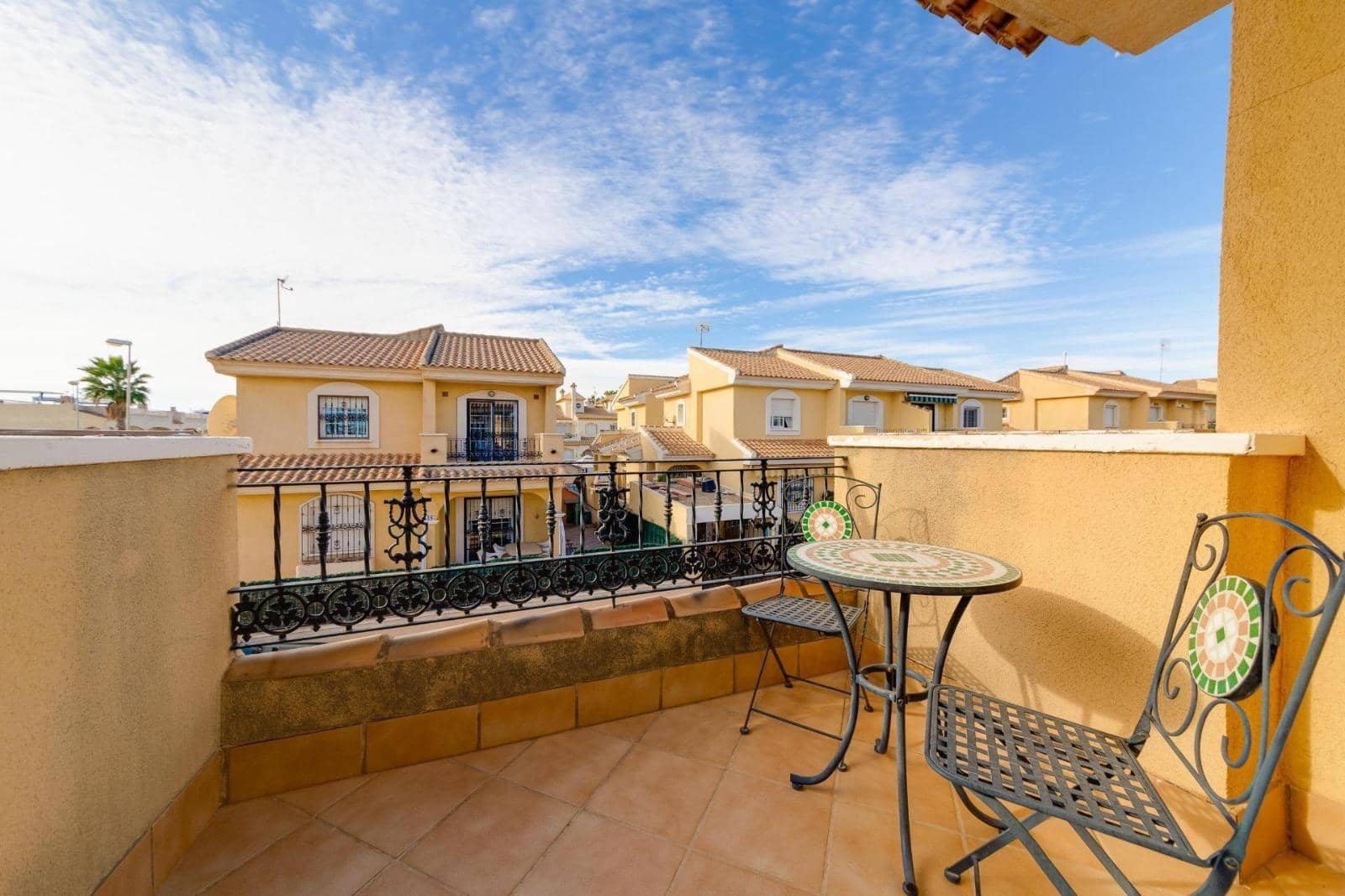 3 makuuhuone Huvila myytävänä paikassa Playa Flamenca mukana uima-altaan - 379 900 € (Ref: 9666755)