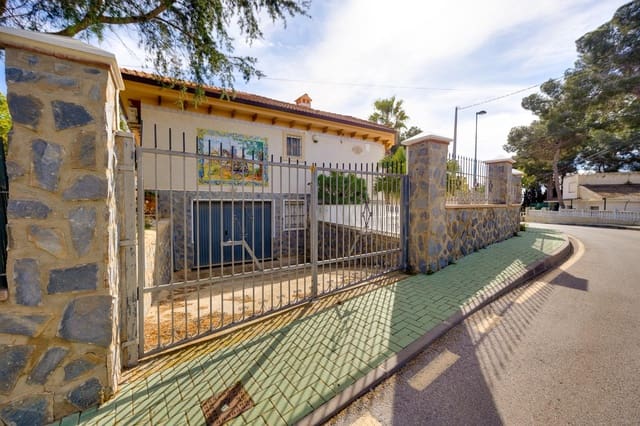 4 Zimmer Villa zu verkaufen in Pinar de Campoverde, Pilar de la Horadada mit Pool Garage - 399.000 € (Ref: 9666756)