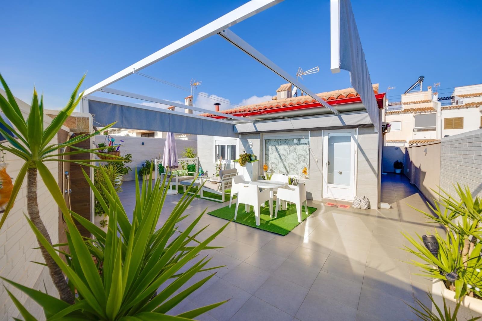2 camera da letto Villa in vendita in Torrevieja con piscina garage - 289.000 € (Rif: 9677626)