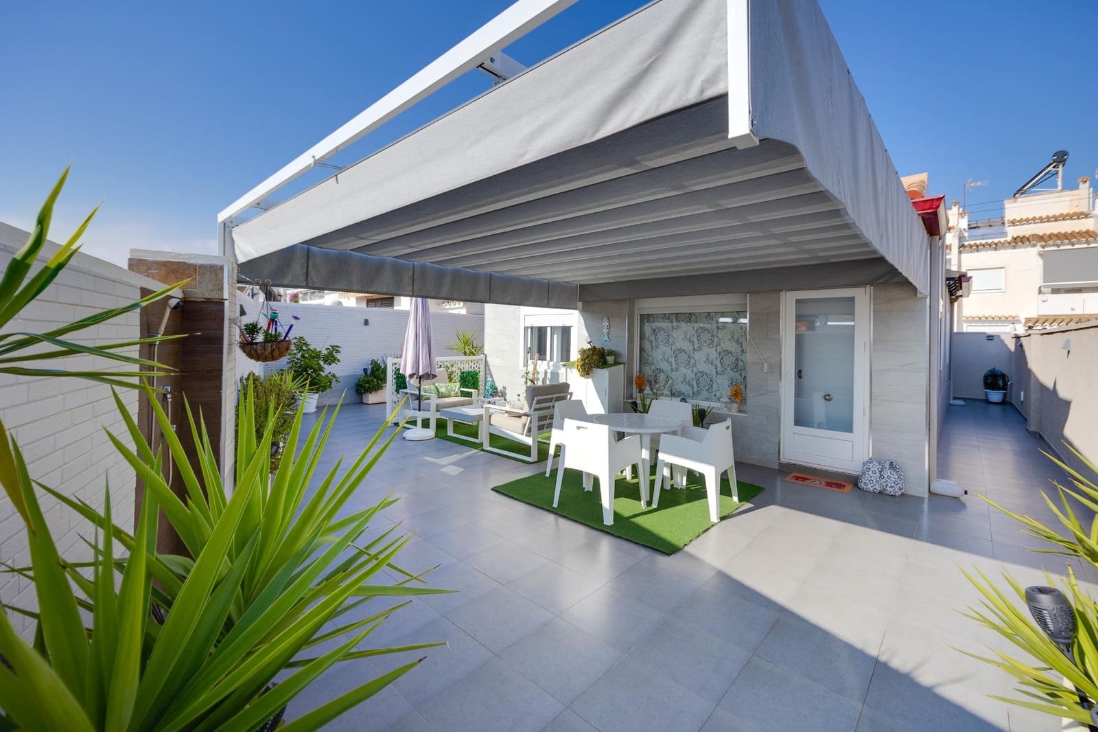 2 camera da letto Villa in vendita in Torrevieja con piscina garage - 289.000 € (Rif: 9677626)