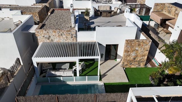 3 chambre Villa/Maison à vendre à Lomas de Cabo Roig - Los Dolses, Orihuela avec piscine - 360 000 € (Ref: 9698943)