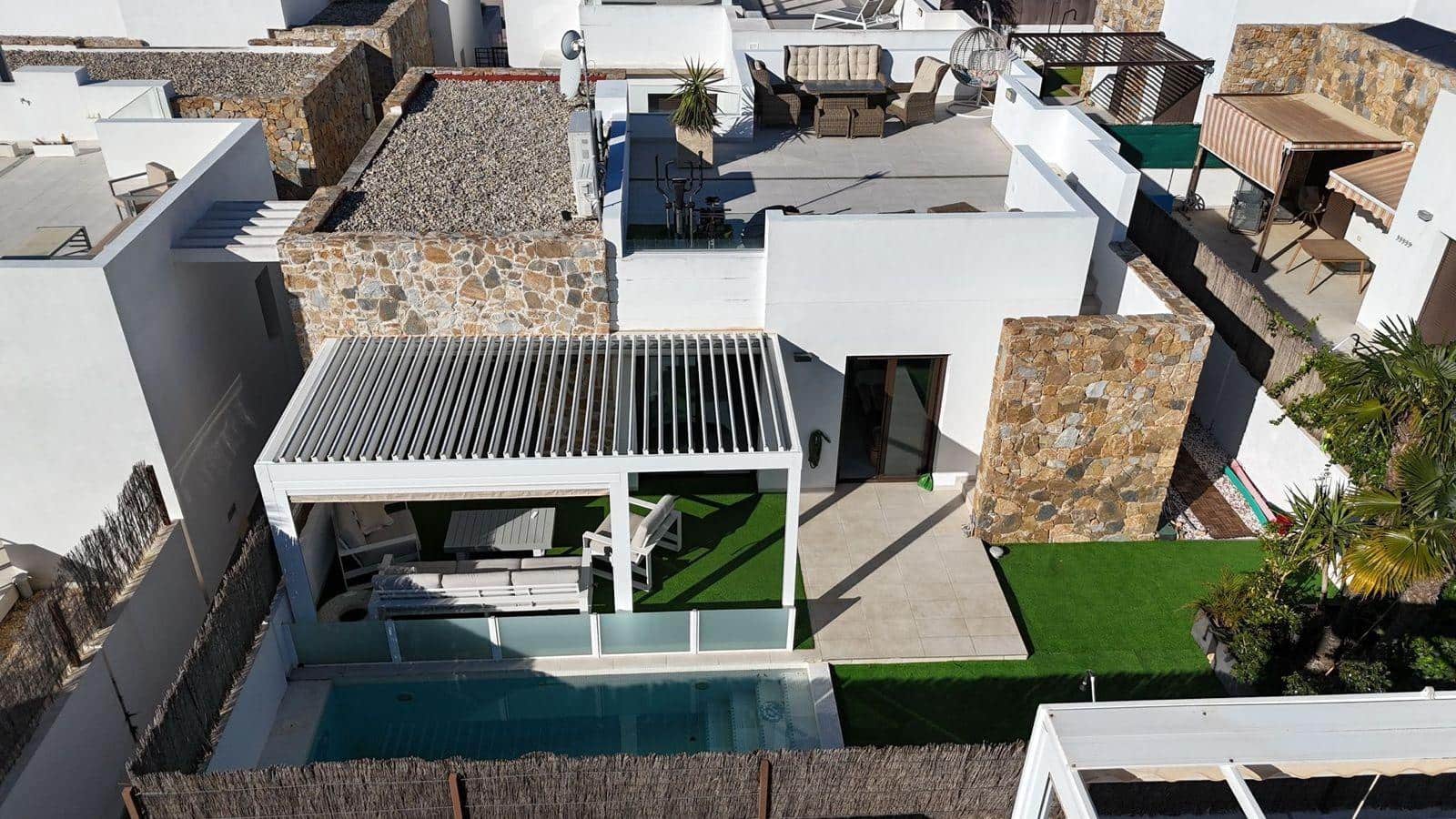 3 chambre Villa/Maison à vendre à Orihuela Costa avec piscine - 360 000 € (Ref: 9698943)