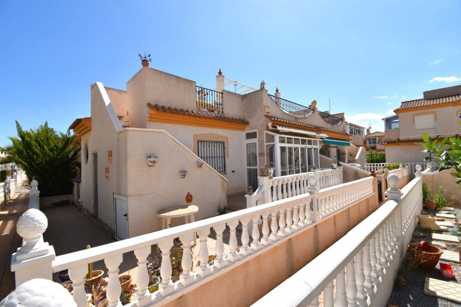 Chalet de 2 habitaciones en Playa Flamenca en venta con piscina - 175.000 € (Ref: 9715106)