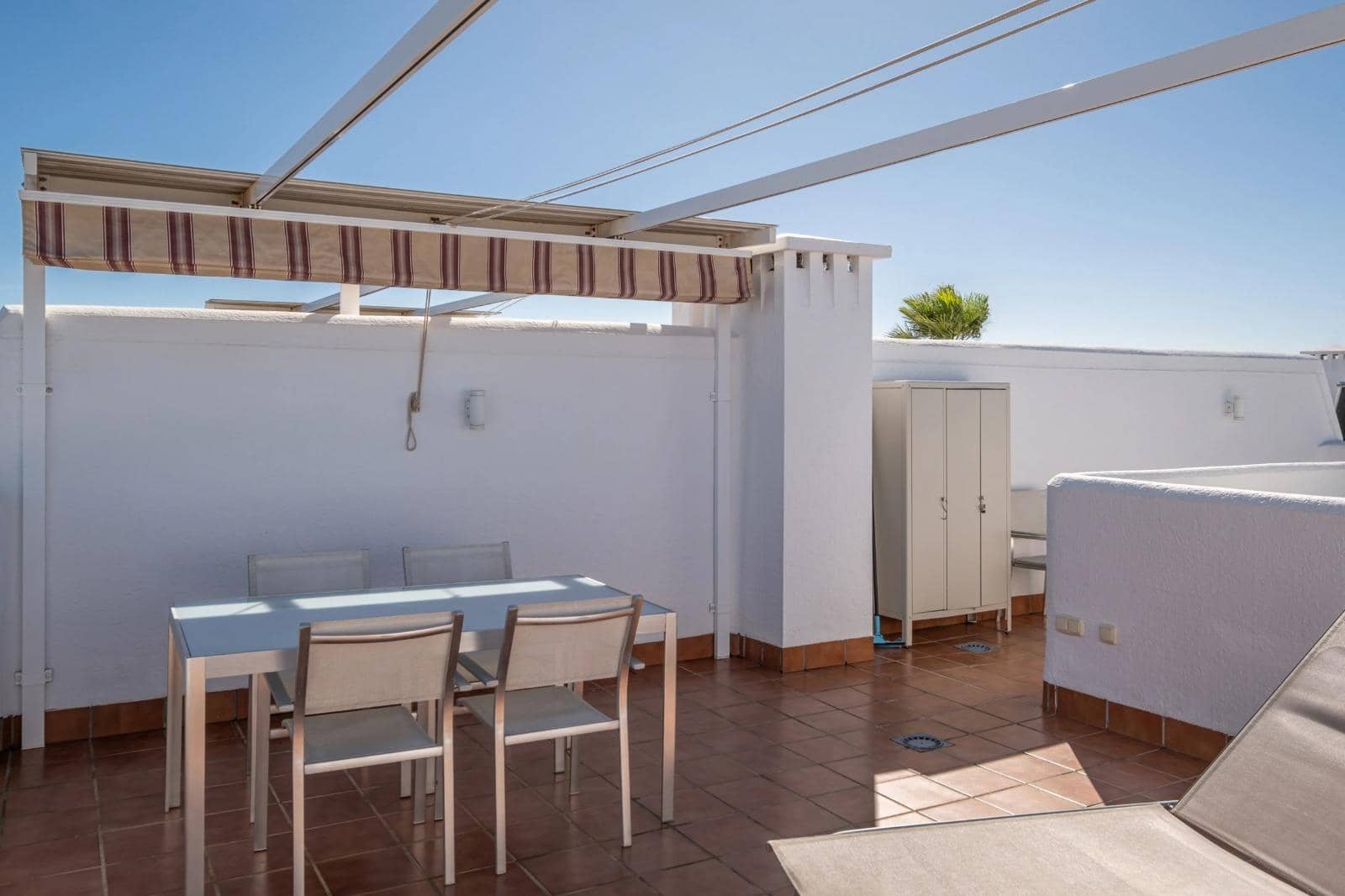 2 makuuhuone Kattohuoneisto myytävänä paikassa Orihuela Costa mukana uima-altaan - 265 000 € (Ref: 9715108)