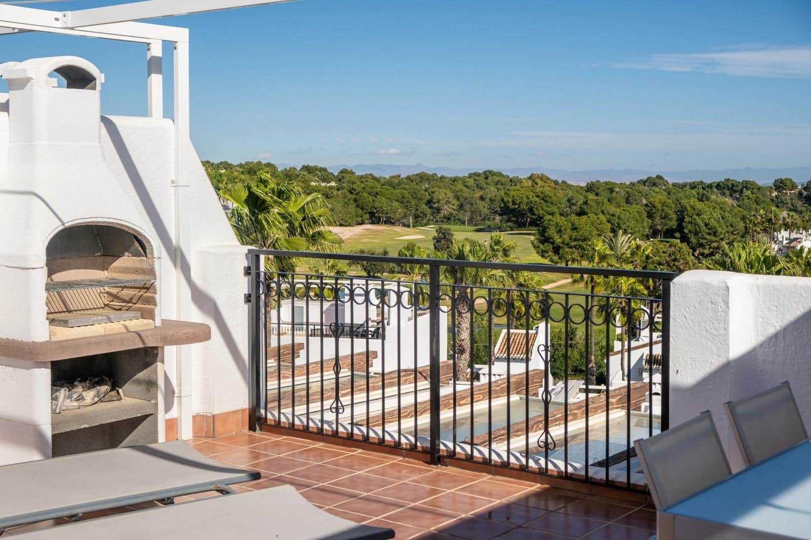 2 makuuhuone Kattohuoneisto myytävänä paikassa Orihuela Costa mukana uima-altaan - 265 000 € (Ref: 9715108)