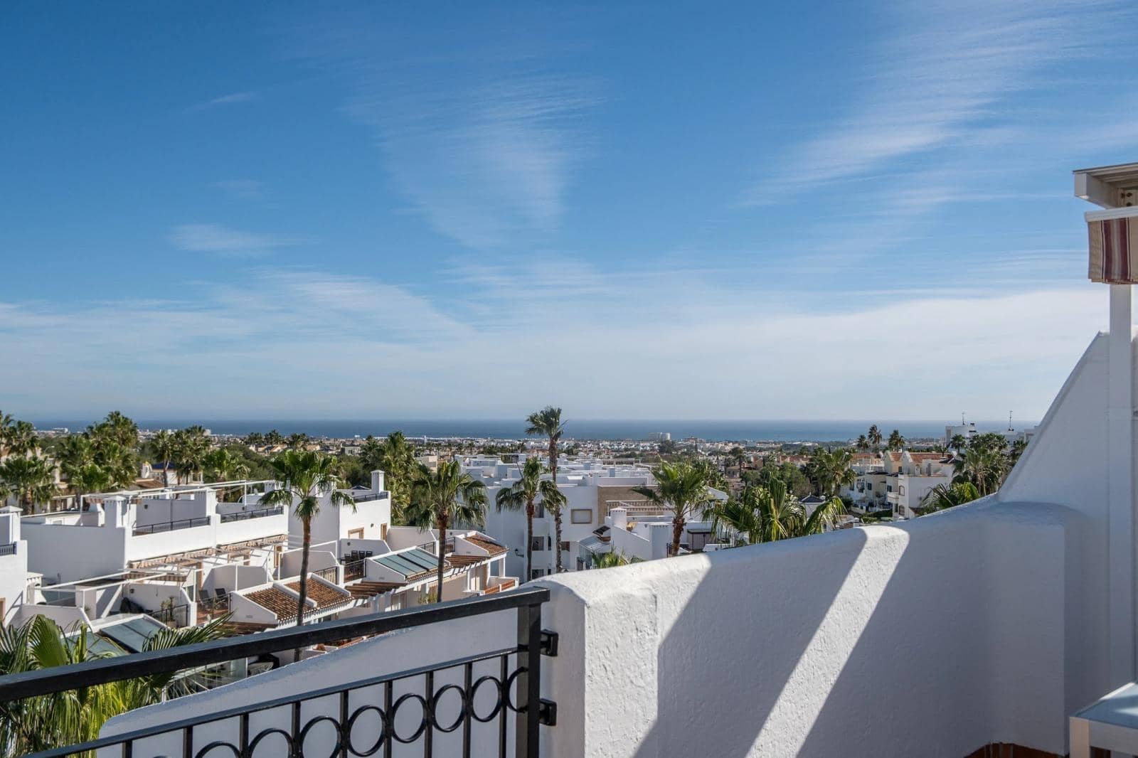 2 makuuhuone Kattohuoneisto myytävänä paikassa Orihuela Costa mukana uima-altaan - 265 000 € (Ref: 9715108)