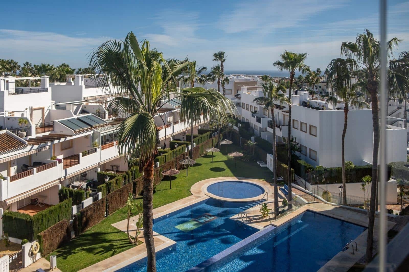 2 makuuhuone Kattohuoneisto myytävänä paikassa Orihuela Costa mukana uima-altaan - 265 000 € (Ref: 9715108)