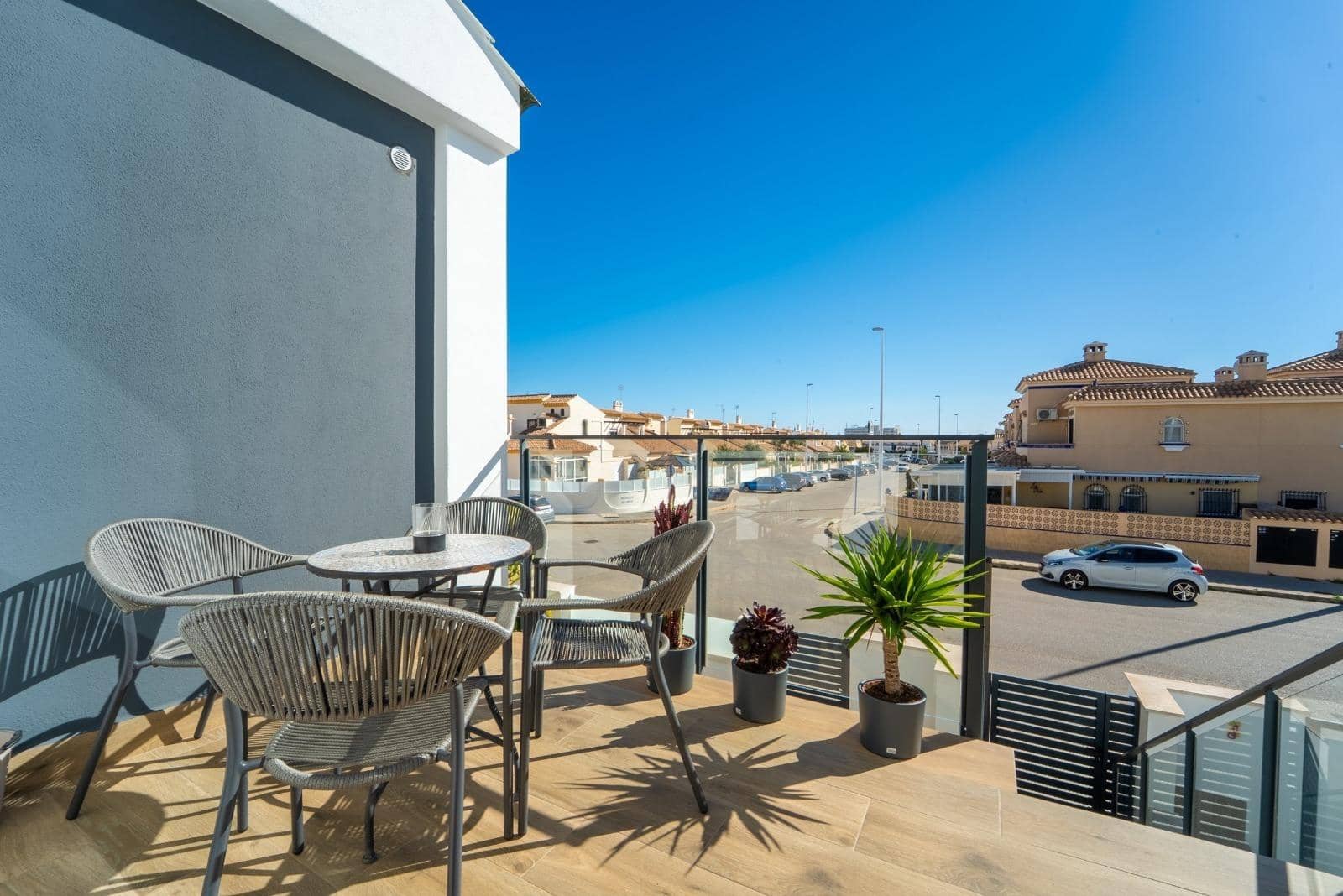 Ático de 2 habitaciones en La Zenia en venta con piscina garaje - 235.000 € (Ref: 9720195)