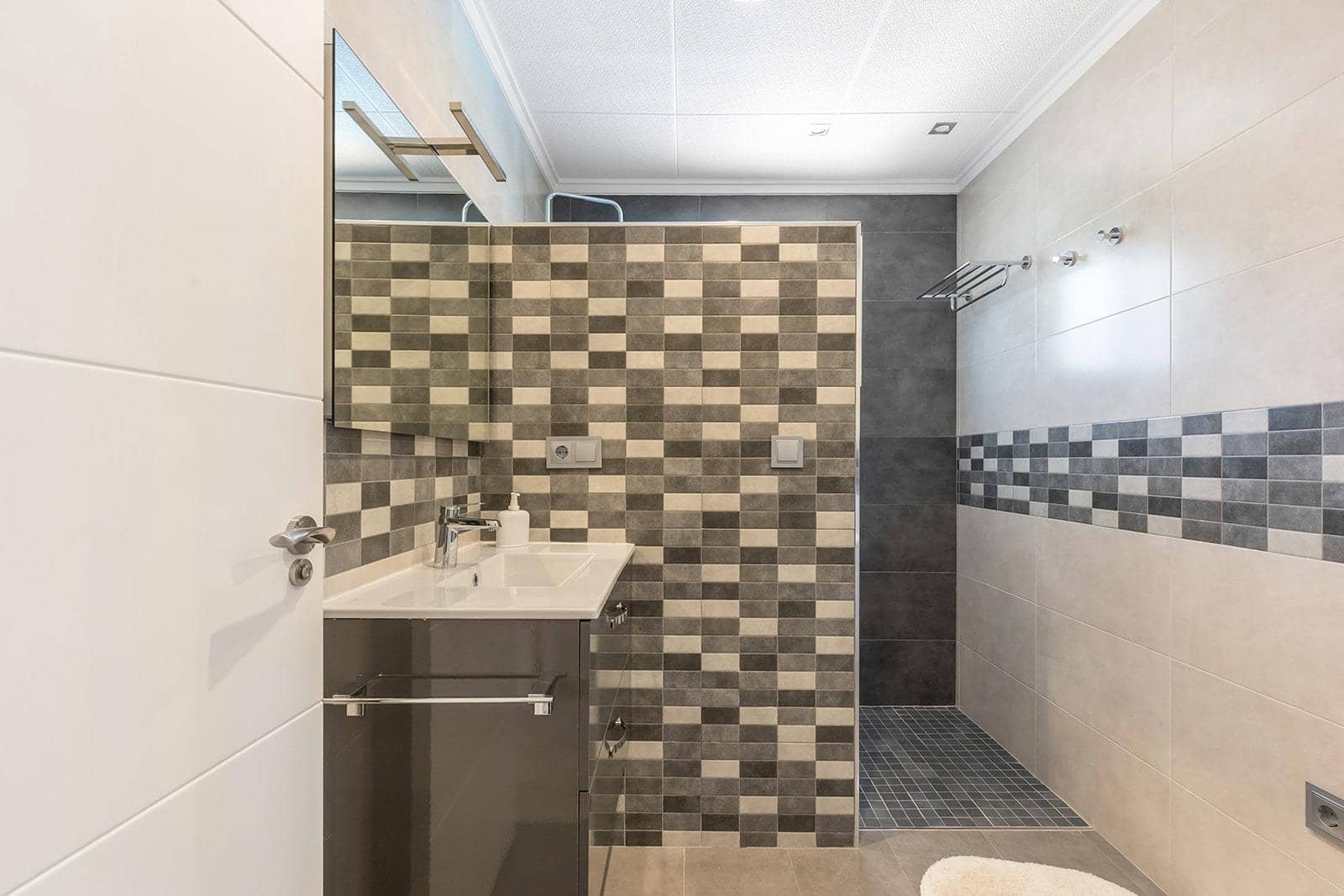 4 quarto Moradia para venda em Orihuela Costa com piscina garagem - 749 900 € (Ref: 9721889)