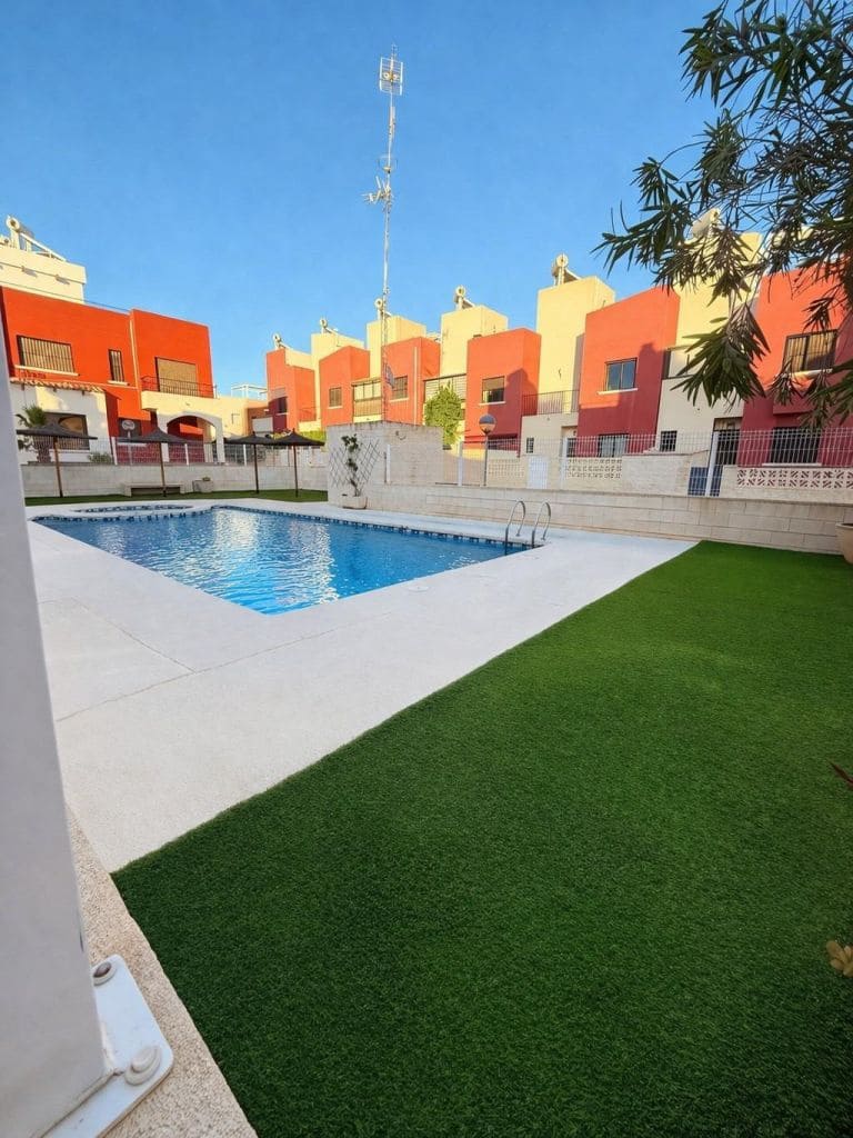 2 chambre Villa/Maison Mitoyenne à vendre à Aguas Nuevas avec piscine - 239 900 € (Ref: 9721890)