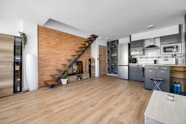 2 bedroom Penthouse for sale in Torrevieja - € 149,900 (Ref: 9726834)