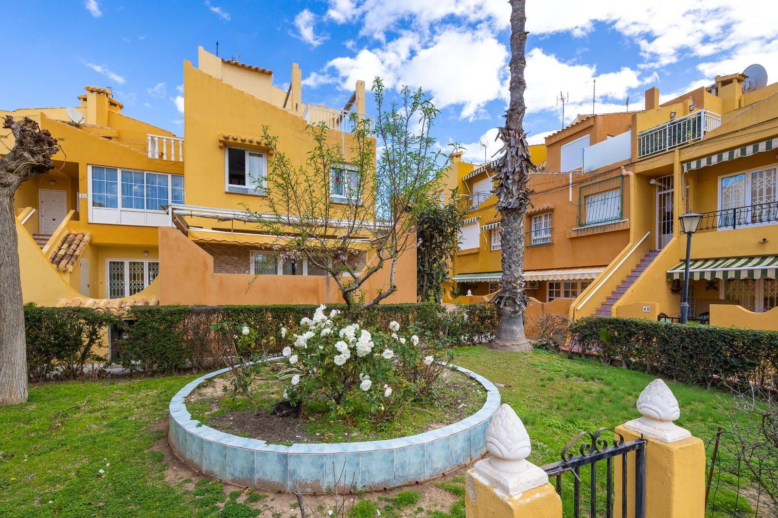 2 bedroom Penthouse for sale in Torrevieja - € 149,900 (Ref: 9726834)