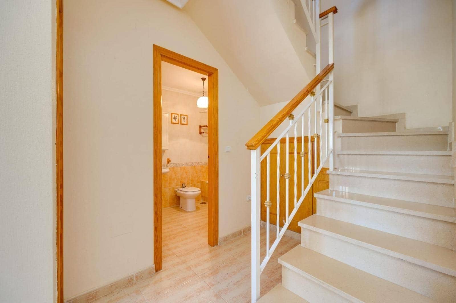 3 soveværelse Rækkehus til salg i Playa Flamenca med swimmingpool - € 199.000 (Ref: 9732409)