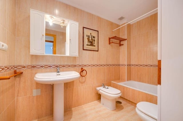 Adosado de 3 habitaciones en Playa Flamenca, Orihuela en venta con piscina - 199.000 € (Ref: 9732409)