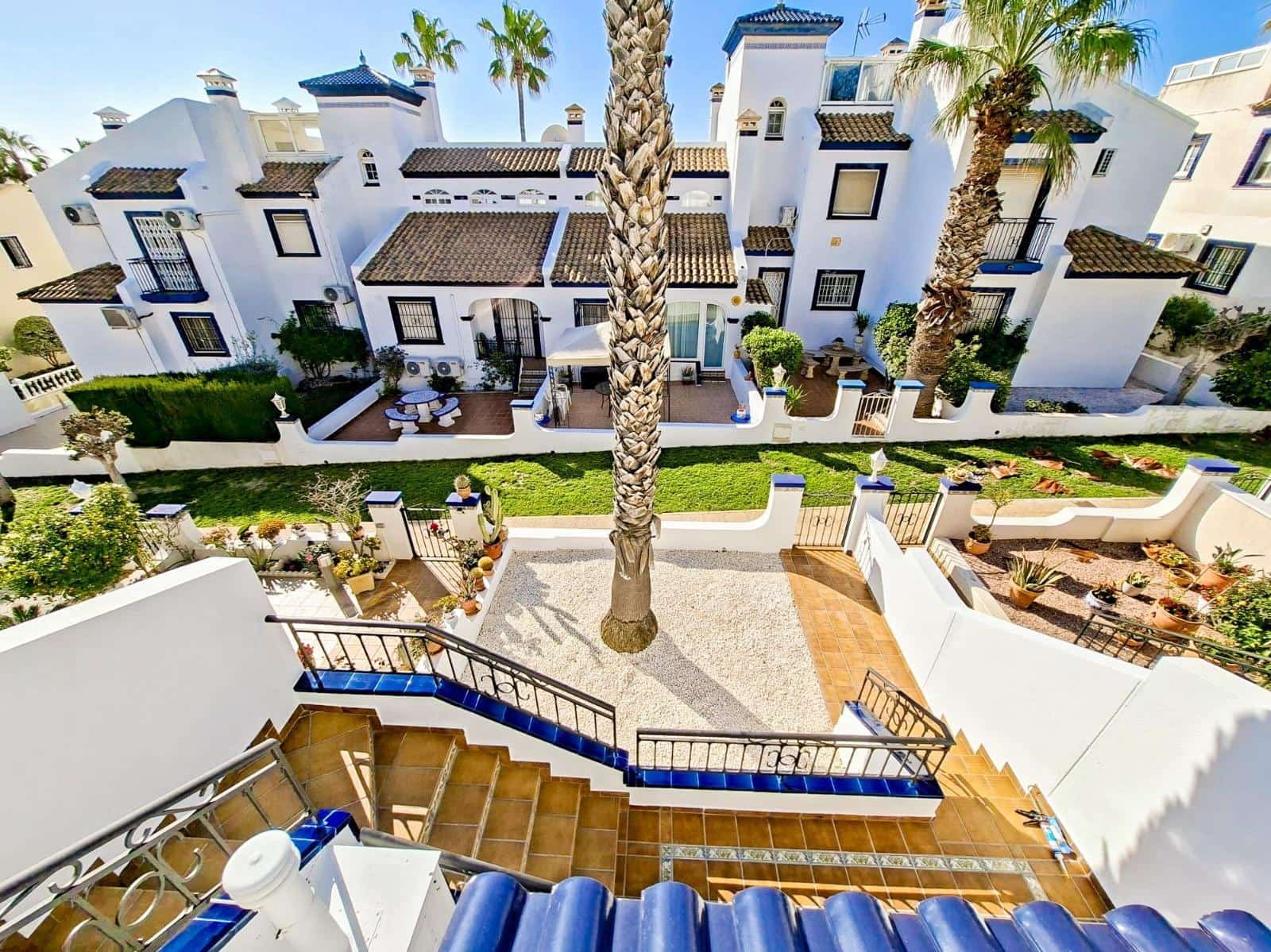 2 bedroom Bungalow for sale in Orihuela Costa with pool - € 229,000 (Ref: 9732410)