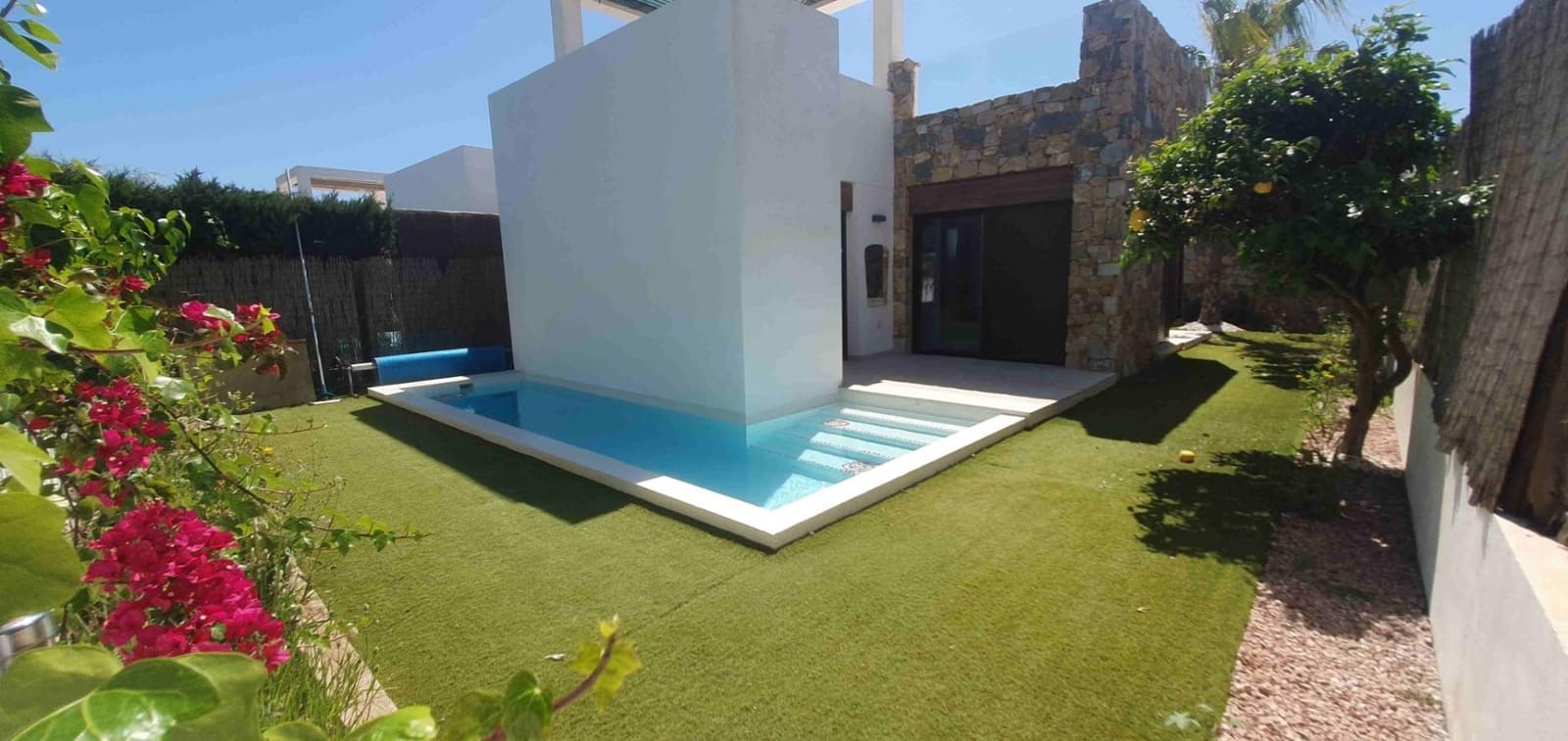 2 soverom Bungalow til salgs i Orihuela Costa med svømmebasseng - € 310 000 (Ref: 9735771)