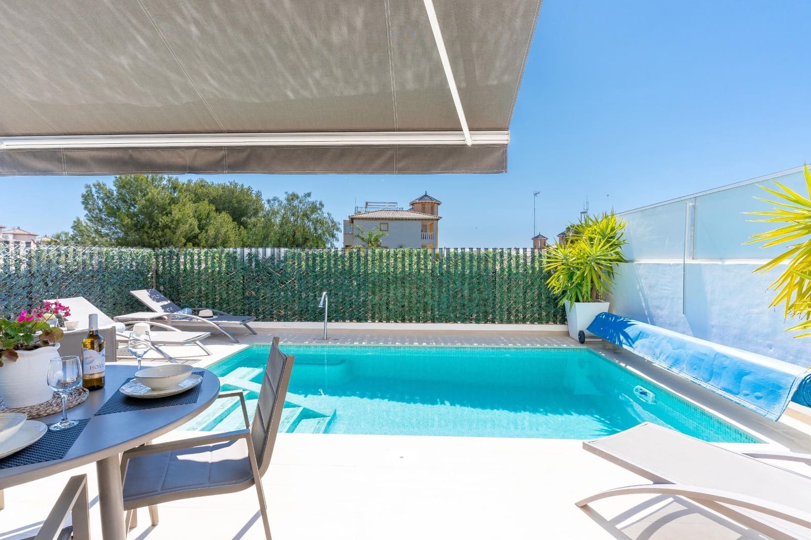 3 chambre Villa/Maison Semi-Mitoyenne à vendre à Orihuela Costa avec piscine garage - 549 000 € (Ref: 9739011)