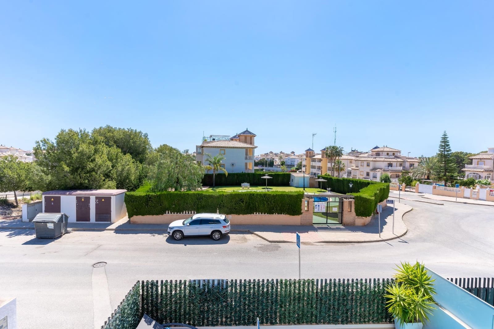 3 chambre Villa/Maison Semi-Mitoyenne à vendre à Orihuela Costa avec piscine garage - 549 000 € (Ref: 9739011)