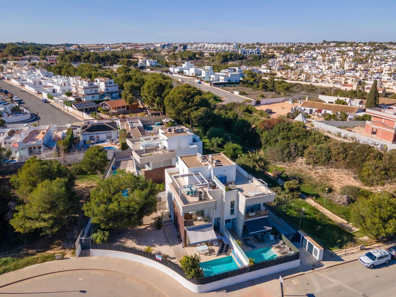 3 chambre Villa/Maison Semi-Mitoyenne à vendre à Orihuela Costa avec piscine garage - 549 000 € (Ref: 9739011)