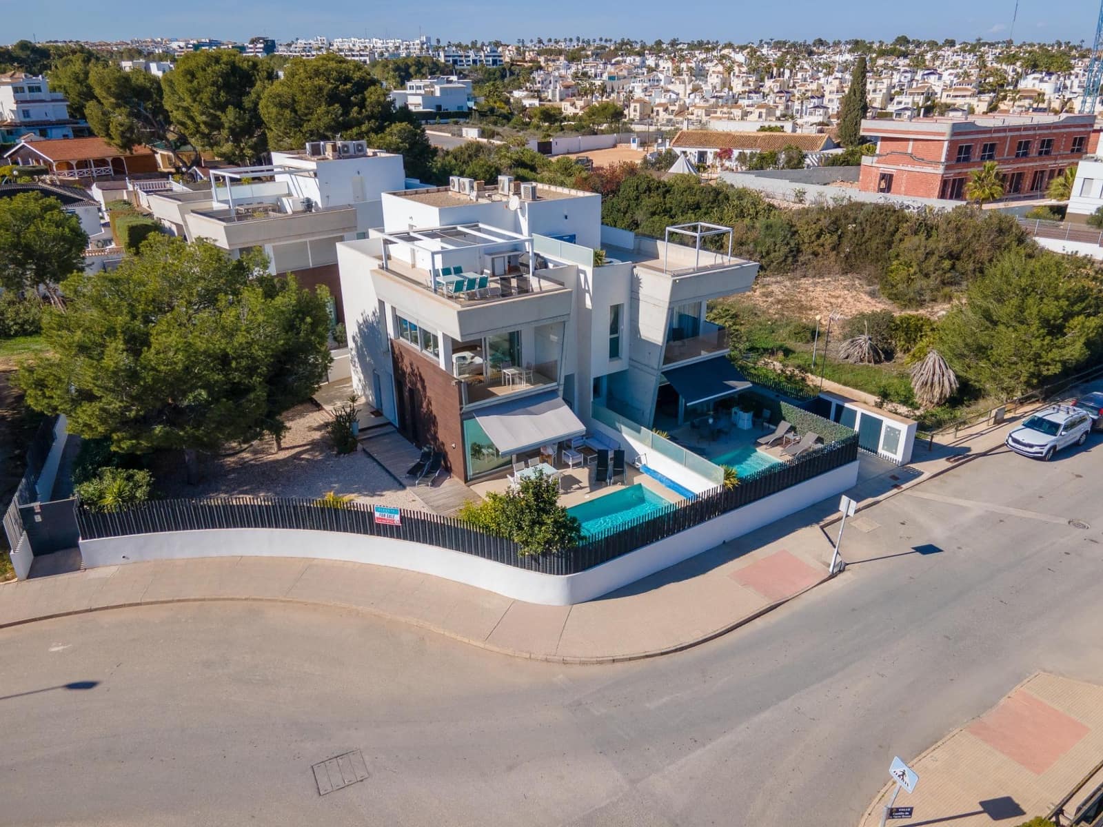 3 chambre Villa/Maison Semi-Mitoyenne à vendre à Orihuela Costa avec piscine garage - 549 000 € (Ref: 9739011)