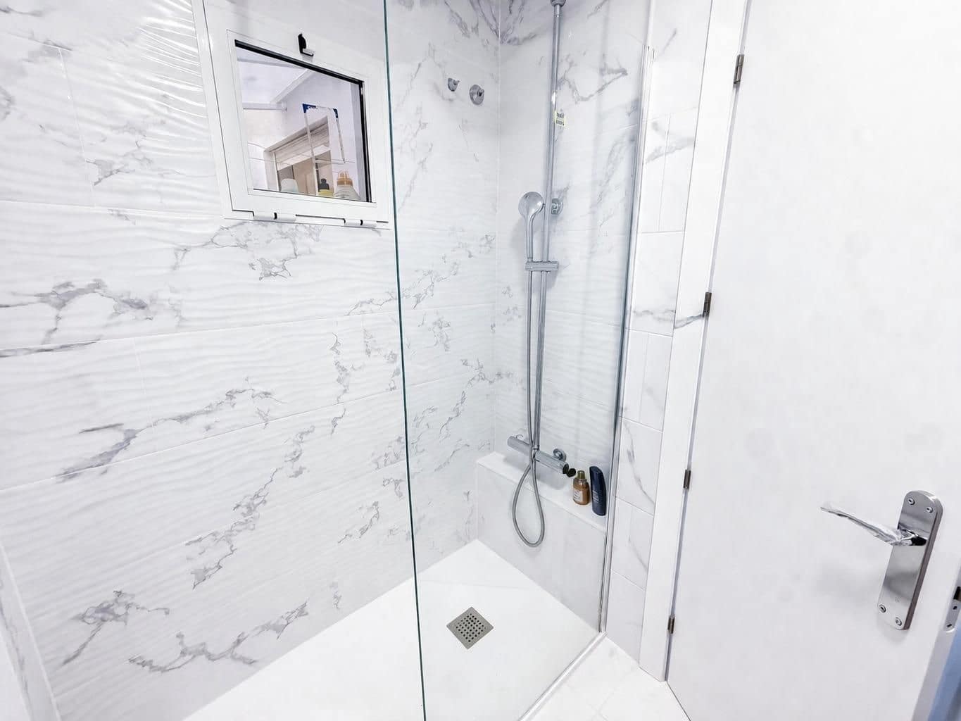 Apartamento de 2 habitaciones en Torrevieja en venta con piscina - 149.000 € (Ref: 9744170)