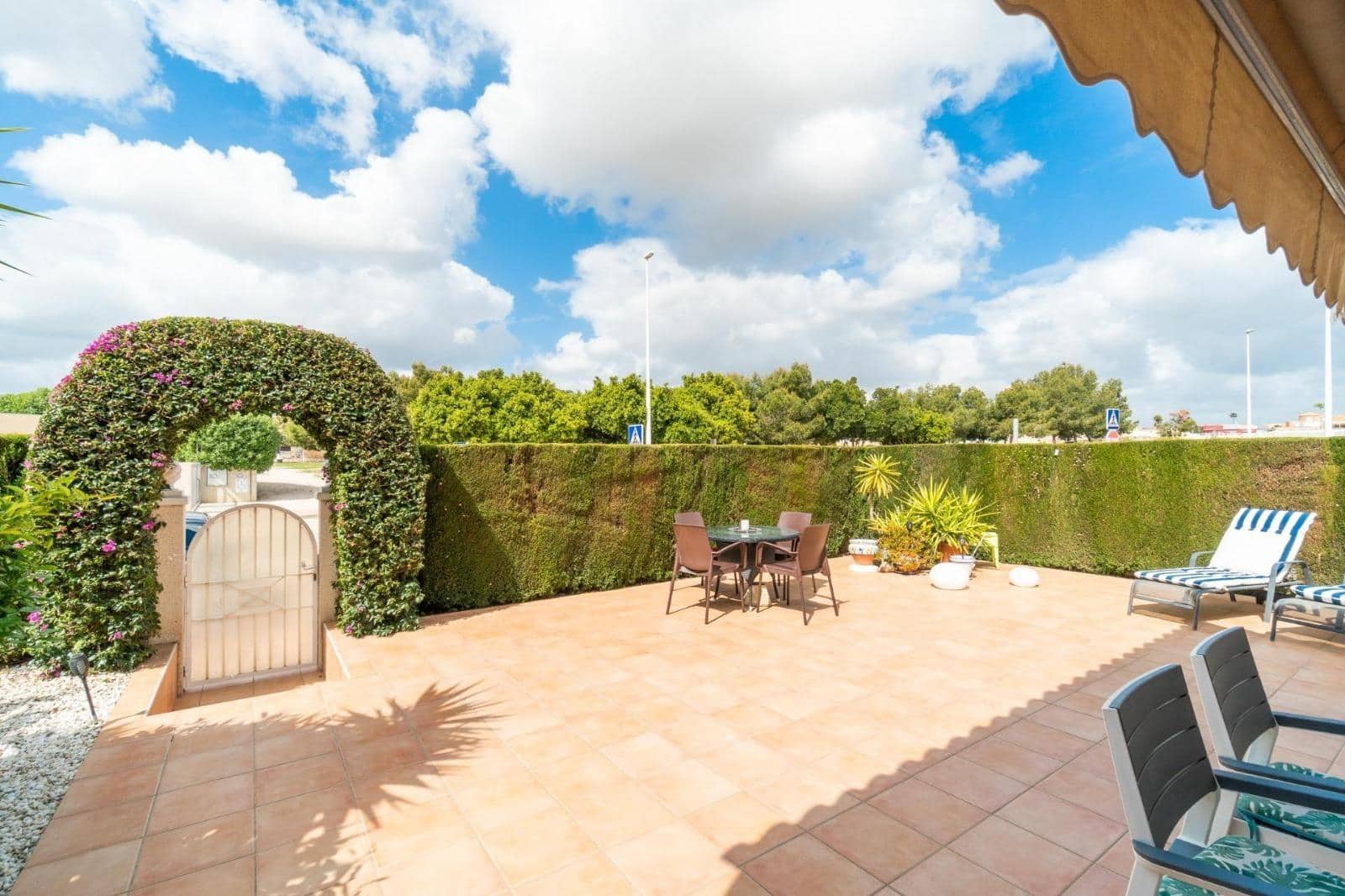 3 sovrum Villa till salu i Orihuela Costa med pool - 279 000 € (Ref: 9744174)