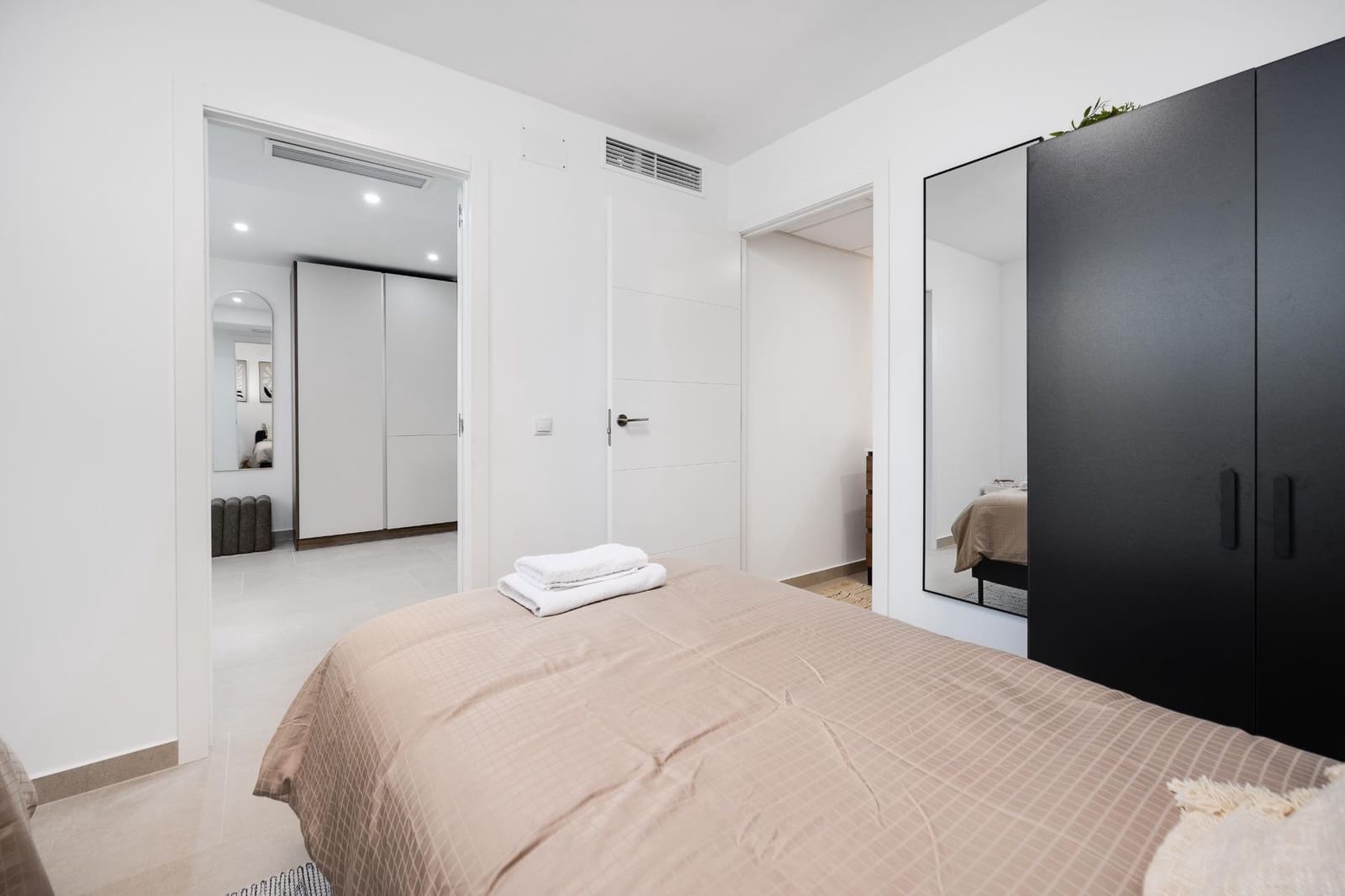 2 soverom Leilighet til salgs i Torrevieja - € 279 000 (Ref: 9763700)