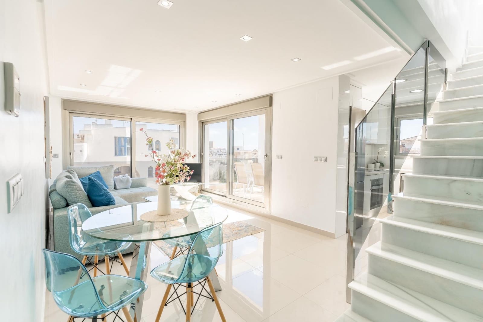 2 soveværelse Penthouse til salg i La Zenia med swimmingpool garage - € 349.000 (Ref: 9778353)